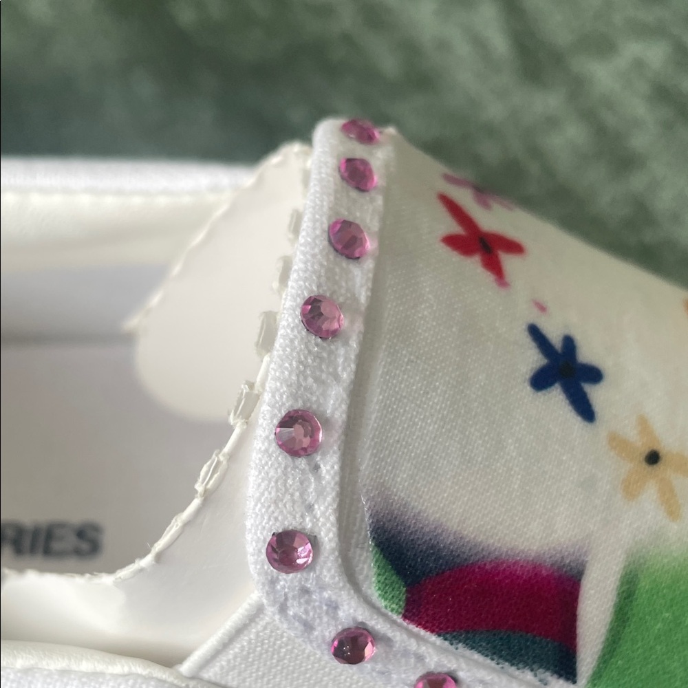 Woman’s Disney Princess custom Slip-On sneakers.with Cinderella and Jasmine. - Picture 3 of 10